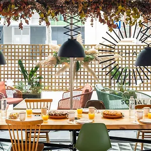 ** Hotel Ibis Plaza Glories 22@ Spain